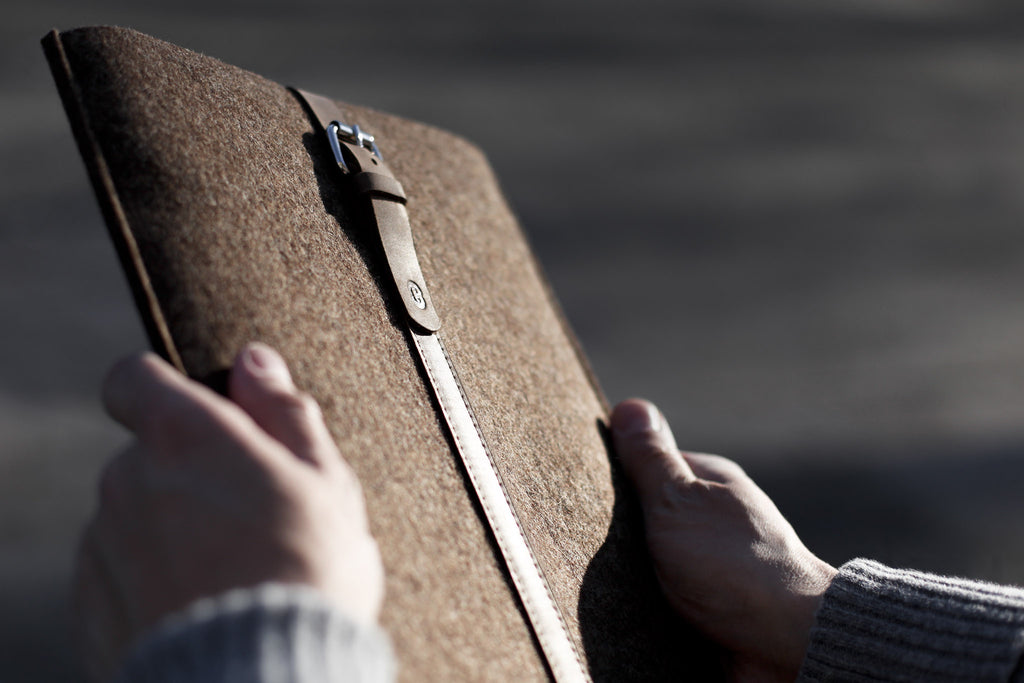 Cocones — Macbook Air 11", MacBook Air 13", MacBook Pro Retina 13", MacBook Pro Retina 15" wool felt and leather sleeve case cover.