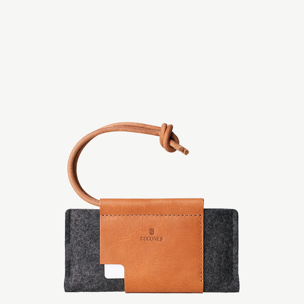 Cocones | Loop Wallet Case - Italian leather, natural wool, iPhone 11 / Pro / Max, Google Pixel, OnePlus Cocones | Loop Wallet Case - Italian leather, natural wool, iPhone 11 / Pro / Max, Google Pixel, OnePlus